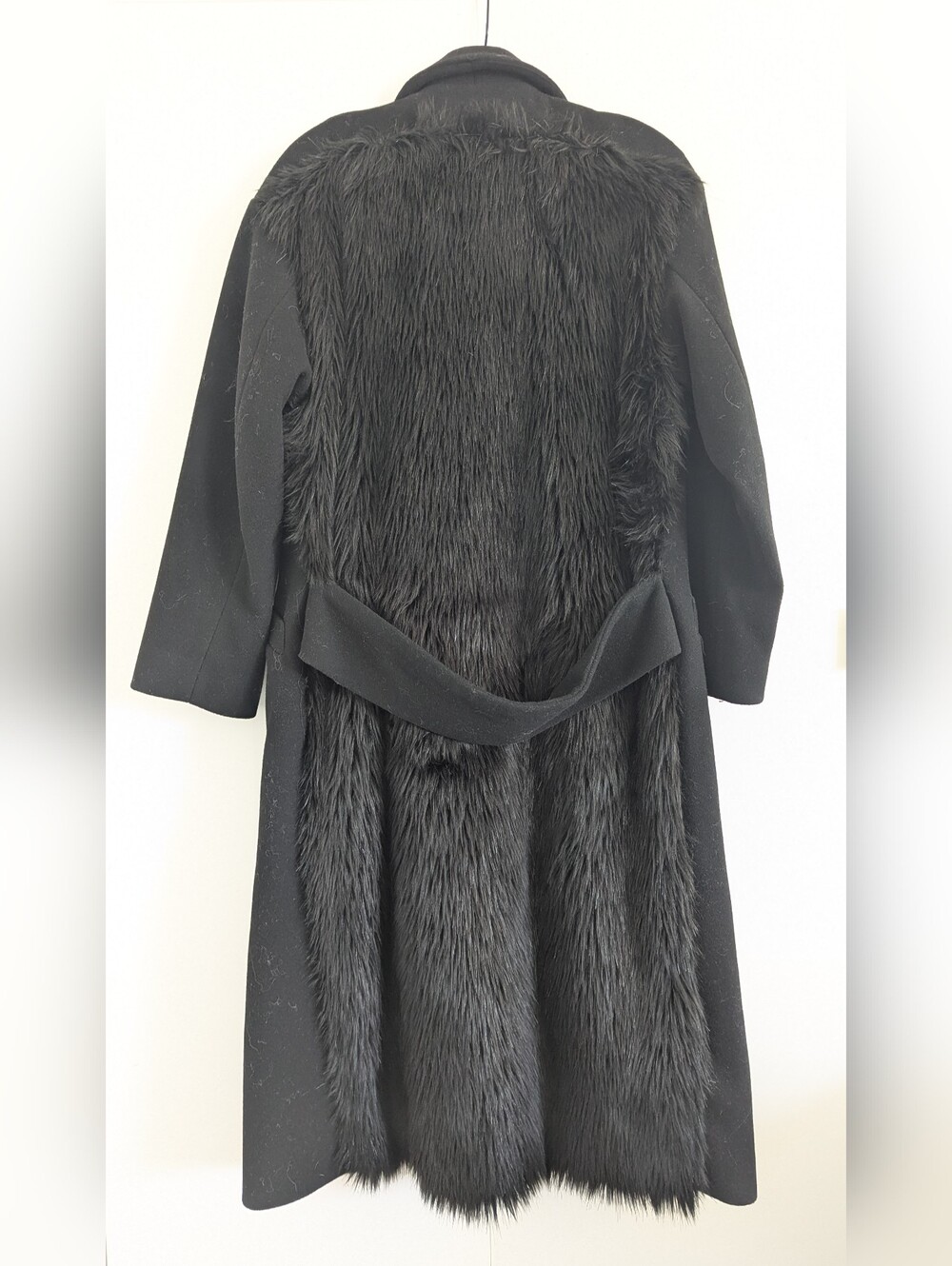 MICHELLE MASON Black Coat With Faux Fur Accent Panel at Back; Size M
